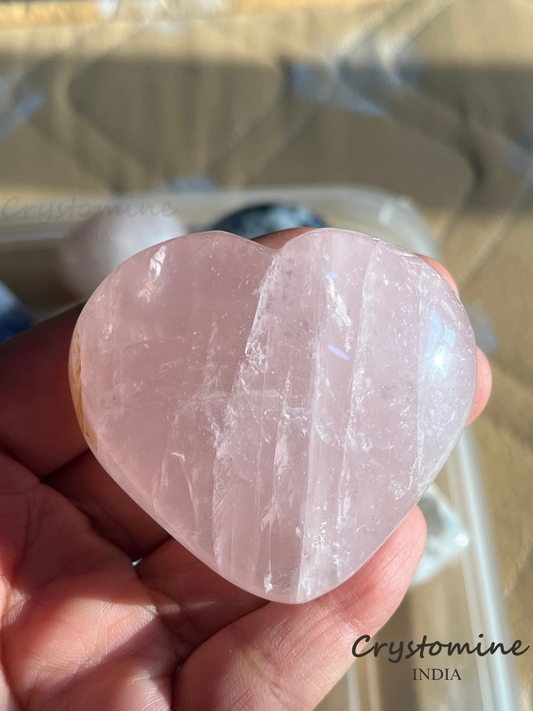 Rose Quartz \ Heart \ 2 - 2.5 inch \ 153 gm \ RQH1